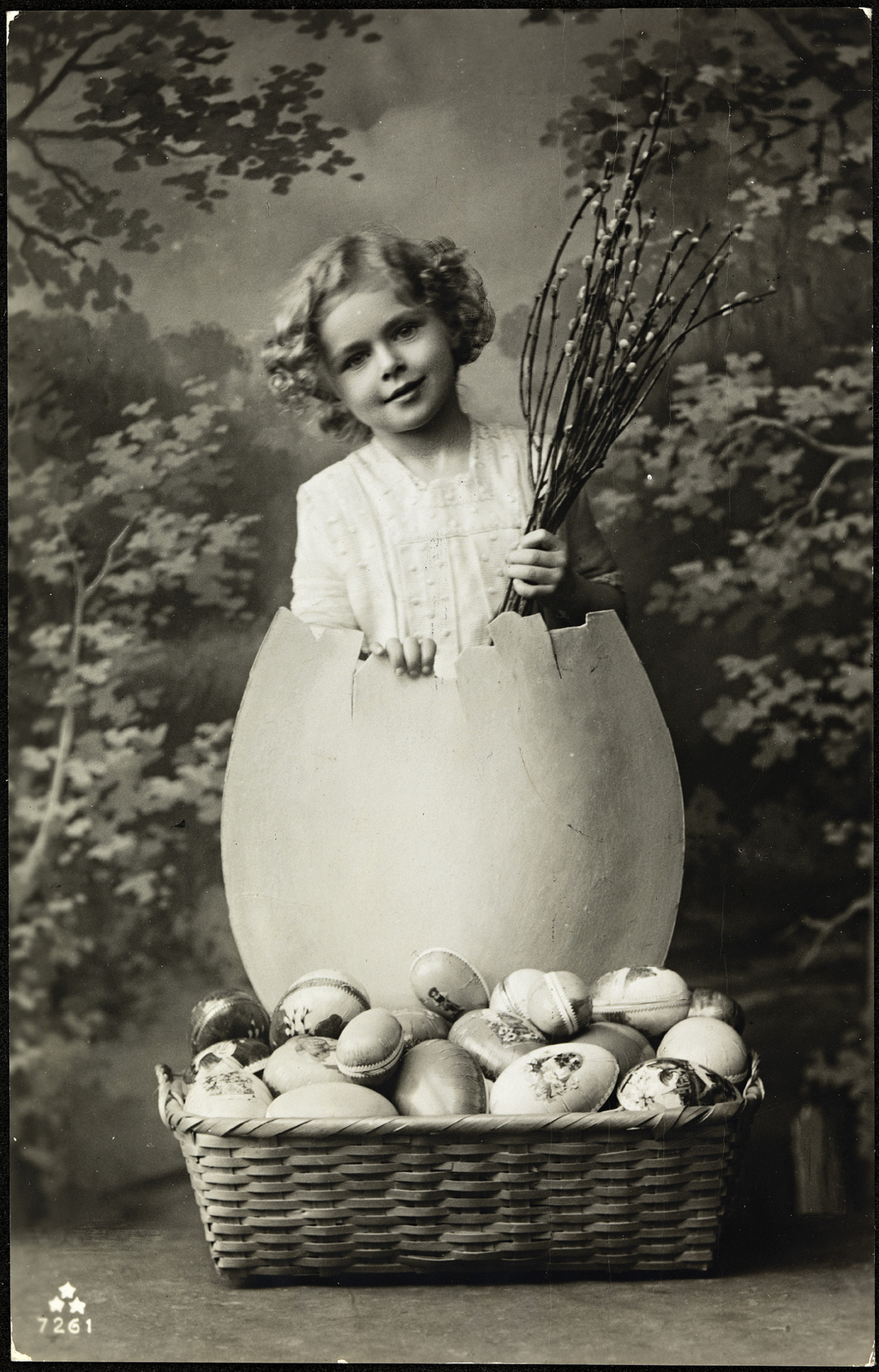 #TBT: Vintage Easter Photos (And Creepy Easter Bunnies)

